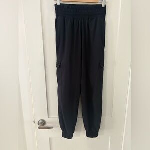 ABERCROMBIE | YPB Black MotionTEK silky joggers cargo pockets size small